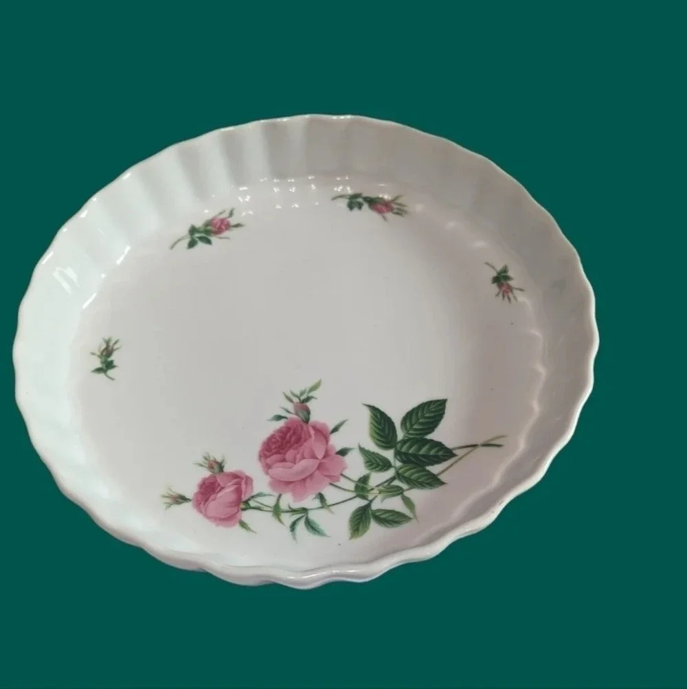 Vtg christineholm 9.5 ceramic quiche white & pink